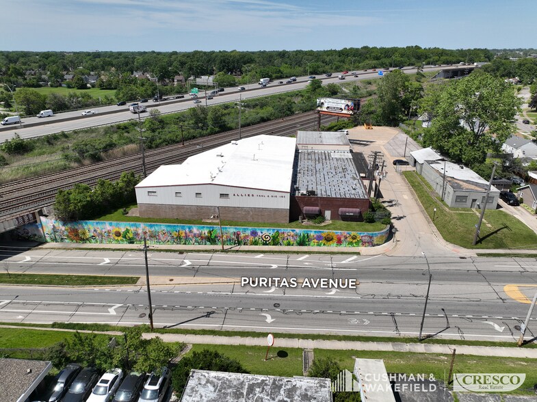 16116-16146 Puritas Avenue, CLeveland portefeuille de 2 propriétés à vendre sur LoopNet.ca - Photo du bâtiment - Image 1 de 8