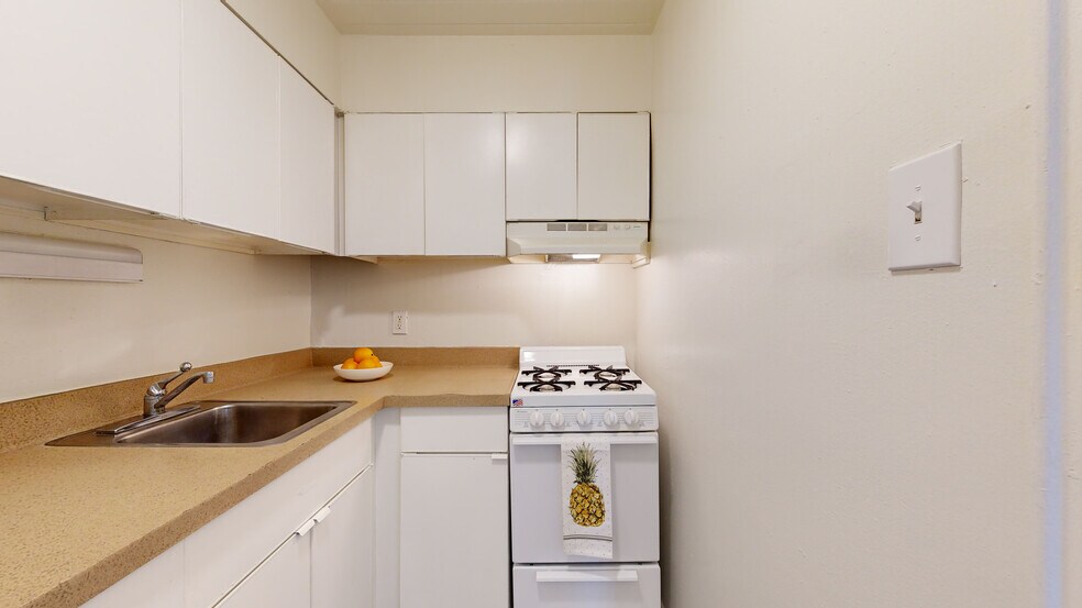 30 S State Rd, Upper Darby, PA à vendre - Numérisation 3D de Matterport - Image 3 de 24