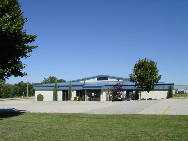 2847 Buell Dr, East Troy, WI à vendre - Photo principale - Image 1 de 1