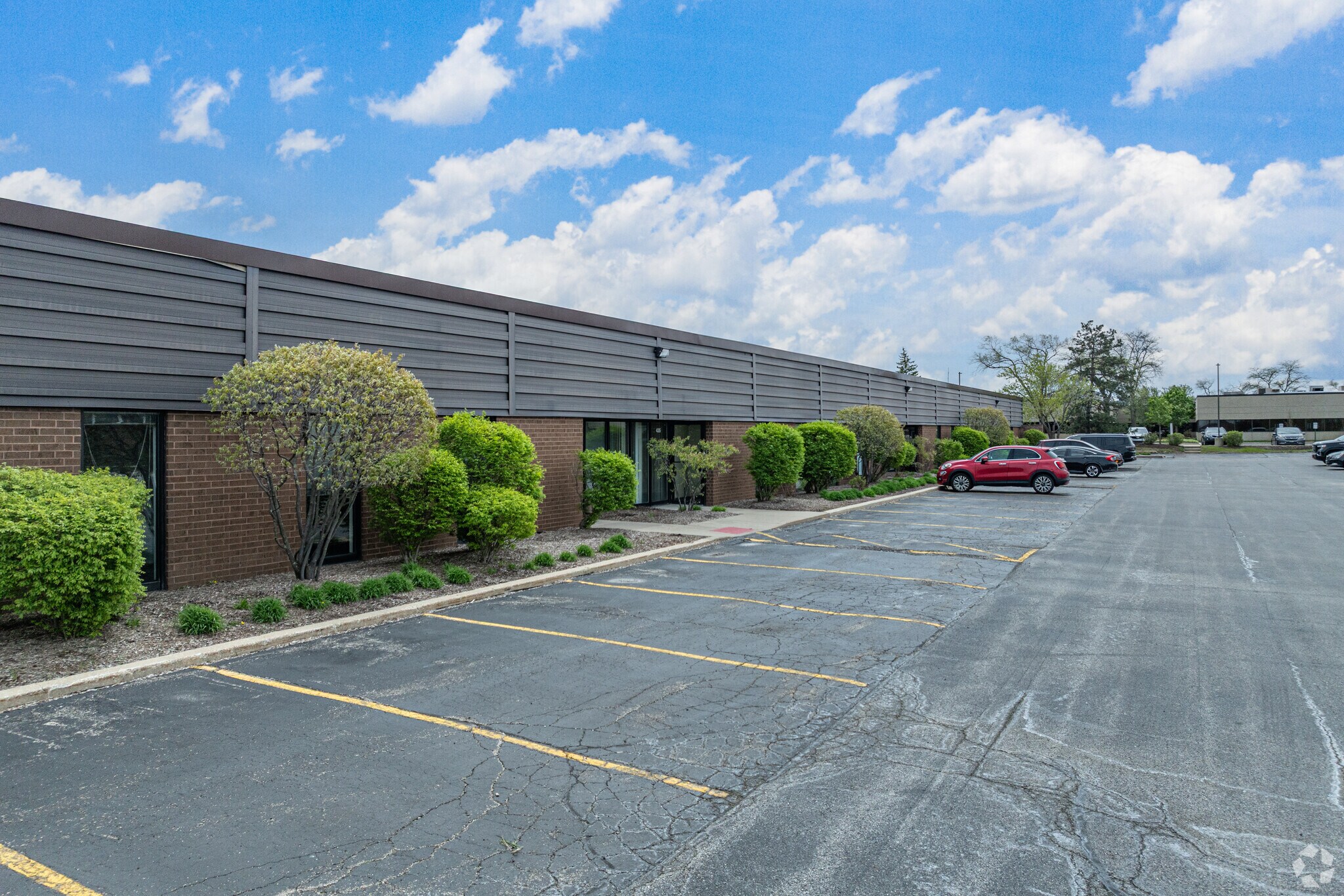 421-449 Eisenhower Ln S, Lombard, IL à louer Photo principale- Image 1 de 6