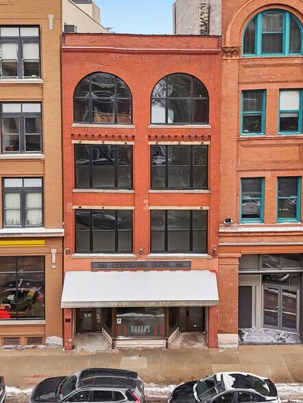 216 N Water St, Milwaukee, WI à vendre - Photo du bâtiment - Image 2 de 17