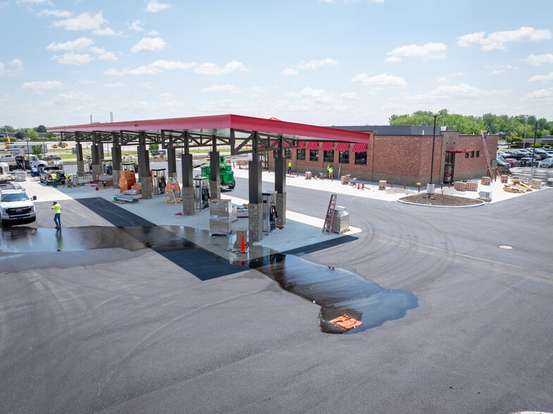 2740 Navarre Ave, Oregon, OH for sale - Building Photo - Image 1 of 4