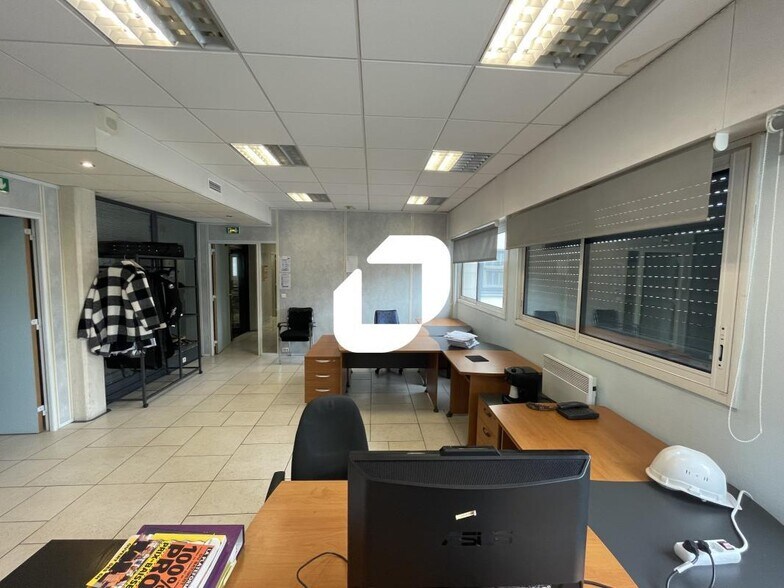 Bureau dans Fontenay-sous-Bois à louer - Photo intérieure - Image 2 de 9