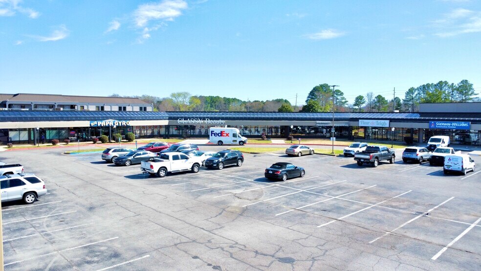 4925 University Dr, Huntsville, AL à louer - Photo du bâtiment - Image 2 de 10