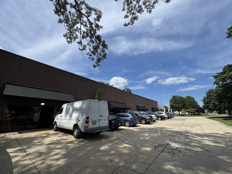 601 Heron Dr, Logan Township, NJ for lease - Building Photo - Image 1 of 12