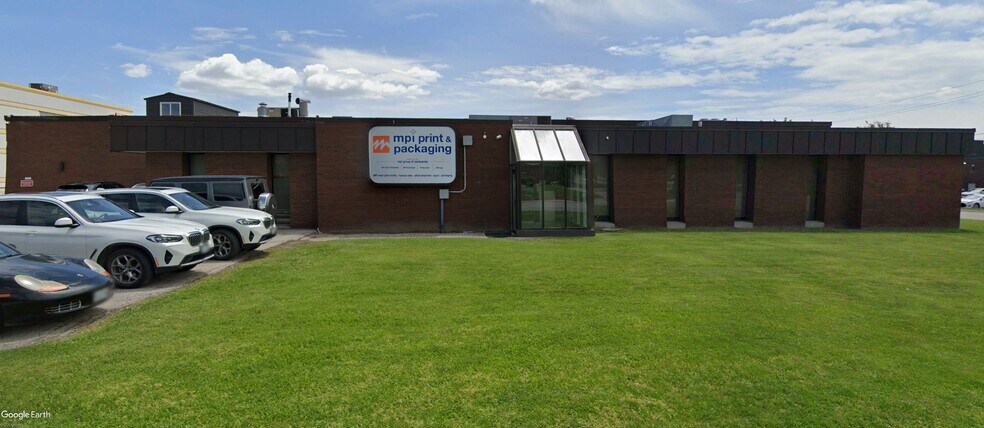 1340 Aerowood Dr, Mississauga, ON à vendre - Photo du bâtiment - Image 1 de 7