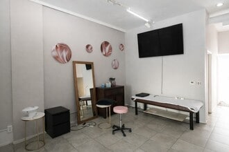 317-319 S Robertson Blvd, Beverly Hills, CA for lease Interior Photo- Image 1 of 4