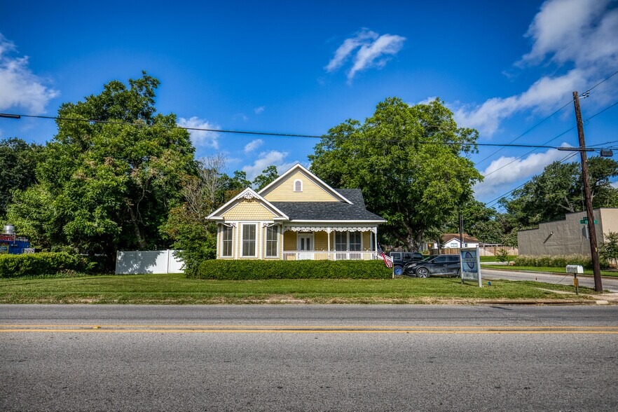 1600 S Day St, Brenham, TX à vendre - Photo du bâtiment - Image 2 de 44