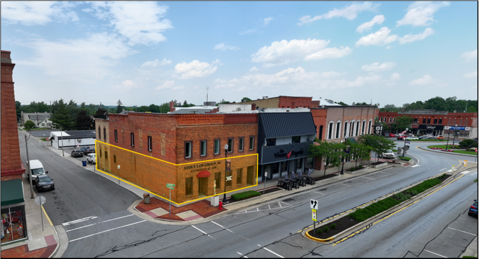118 W Maumee St, Angola, IN à louer - Photo du bâtiment - Image 1 de 2
