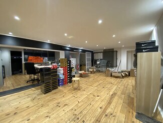 Plus de détails pour Commerce de détail à louer