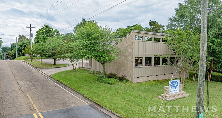 927 N 15th Ave, Laurel, MS for sale - Primary Photo - Image 1 of 3