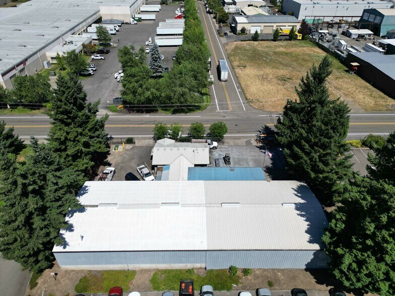 12670 SE Capps Rd, Clackamas, OR for sale - Aerial - Image 3 of 4