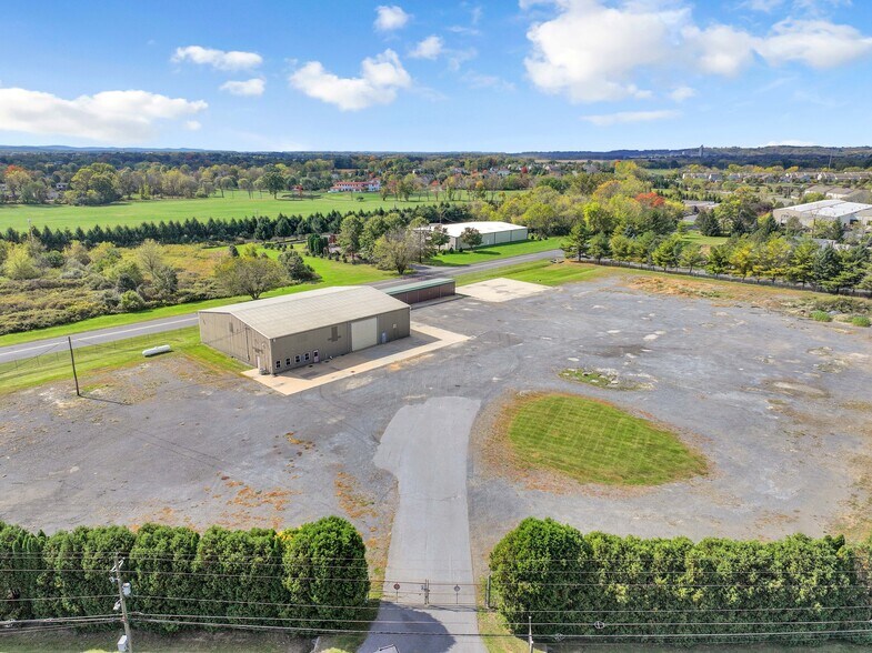 585 Daniels Rd, Nazareth, PA à vendre - Photo du bâtiment - Image 3 de 16