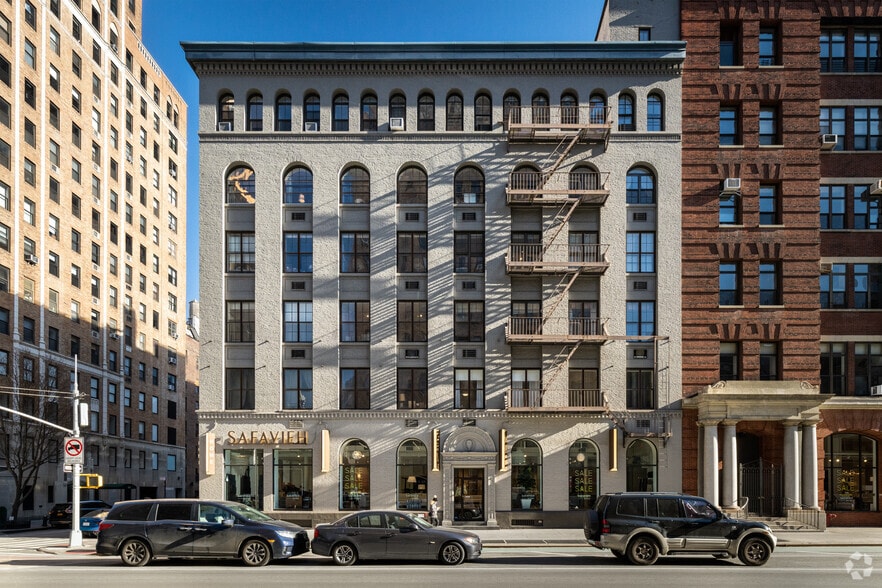 97 7th Ave, New York, NY à louer - Photo du bâtiment - Image 2 de 3