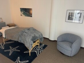 1799 W Oakland Park Blvd, Oakland Park, FL for lease Interior Photo- Image 2 of 2