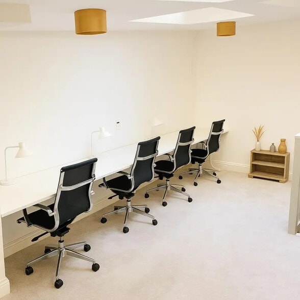 Office in Paris for lease - Interior Photo - Image 3 of 7