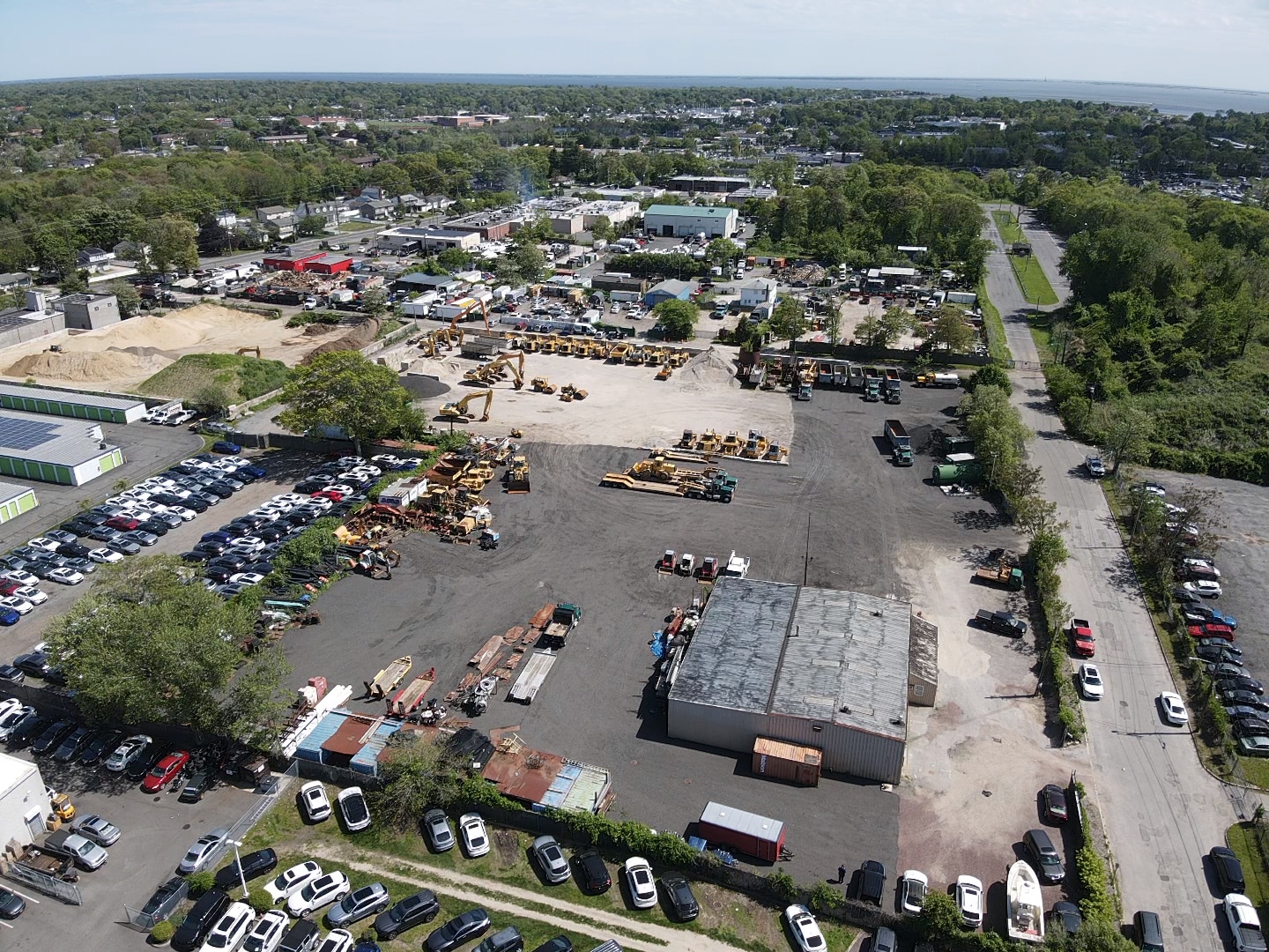 195 S Denver Ave, Bay Shore, NY for lease Primary Photo- Image 1 of 4