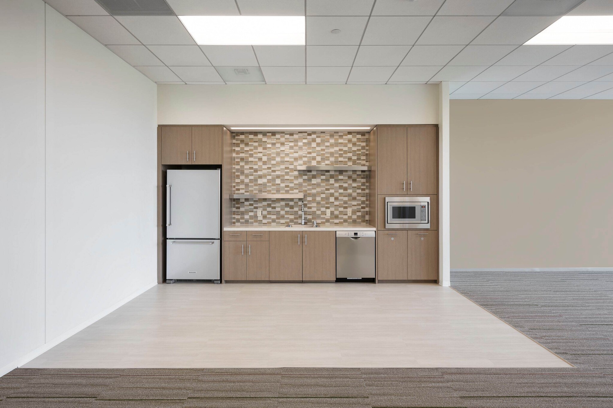 200 Spectrum Center Dr, Irvine, CA for lease Interior Photo- Image 1 of 7