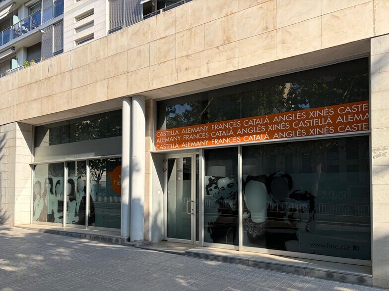 Immeuble residentiel dans Sabadell, Barcelona à vendre - Photo du bâtiment - Image 2 de 4