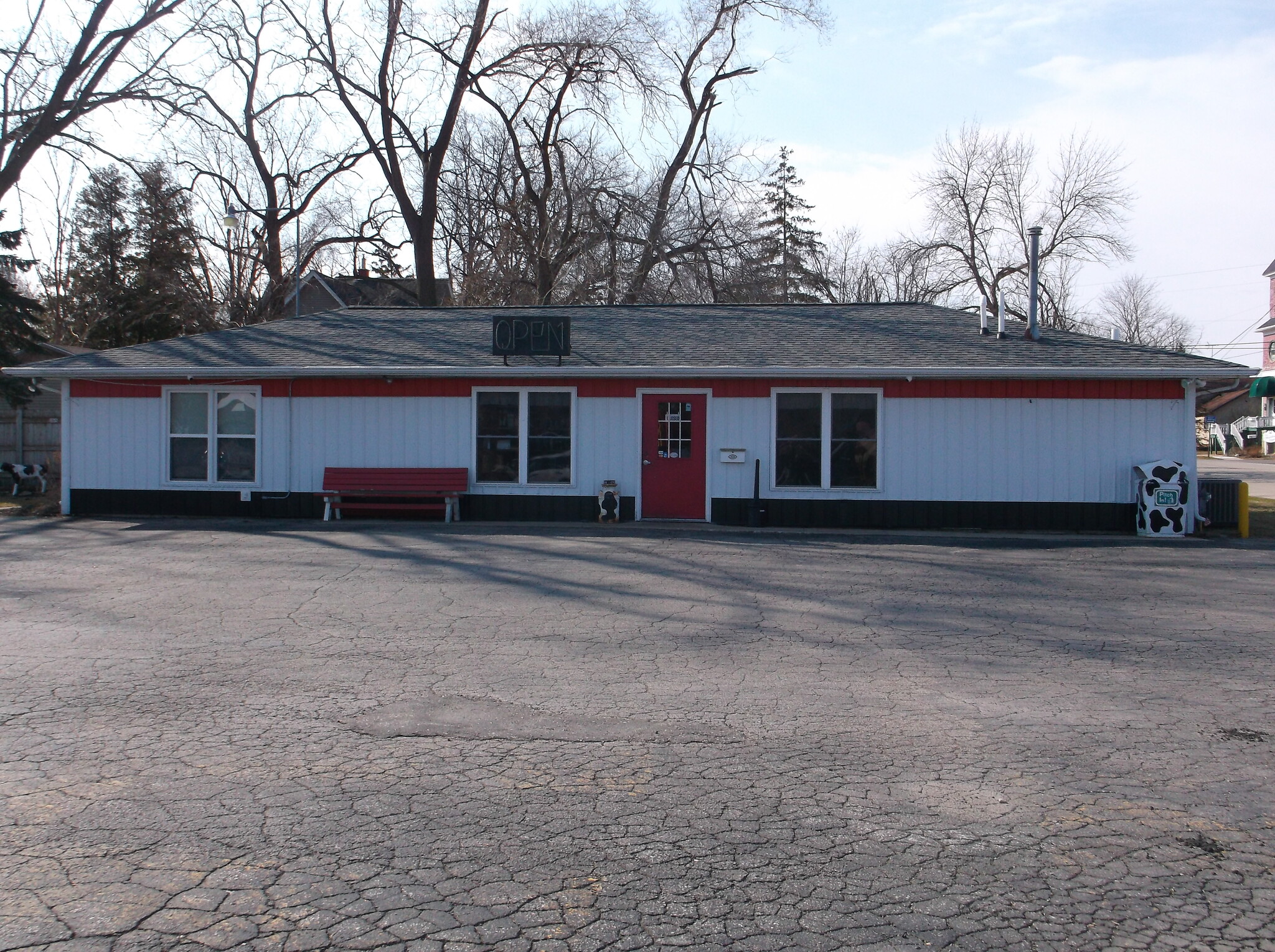 230 W Main St, Omro, WI for sale Primary Photo- Image 1 of 1