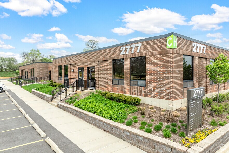 2777 Finley Rd, Downers Grove, IL à louer - Photo principale - Image 1 de 18