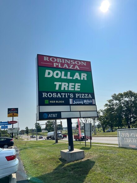 1302 E Main St, Robinson, IL à louer - Photo du bâtiment - Image 2 de 4