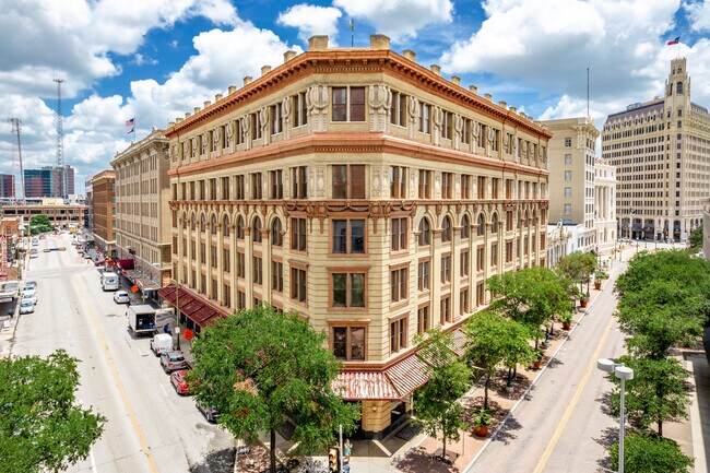 Plus de détails pour 110 Broadway St, San Antonio, TX - Bureau, Commerce de détail à louer