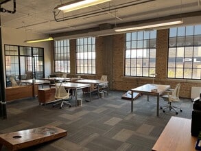 801 Broadway Ave NW, Grand Rapids, MI à louer Photo intérieure- Image 1 de 5