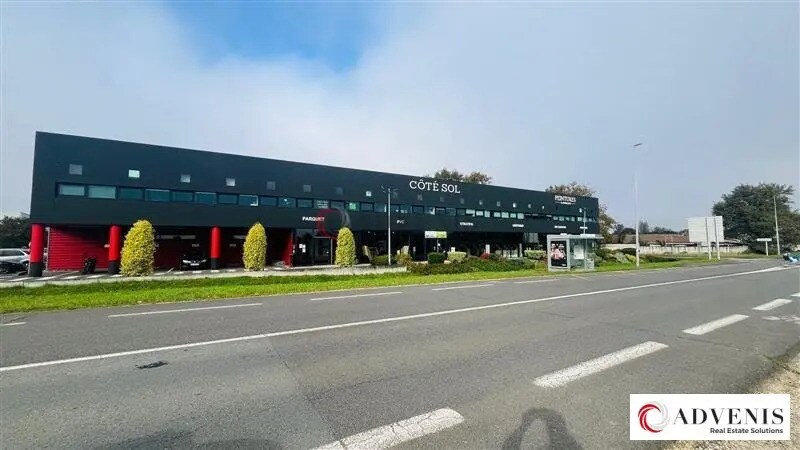 Office in Mérignac for lease - Building Photo - Image 1 of 11