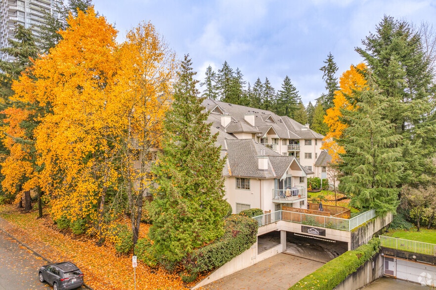 1148 Westwood St, Coquitlam, BC à vendre - Photo du bâtiment - Image 2 de 3