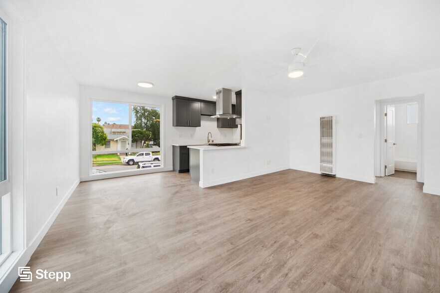 1721-1725 Freeman Ave, Long Beach, CA à vendre - Photo du bâtiment - Image 2 de 21