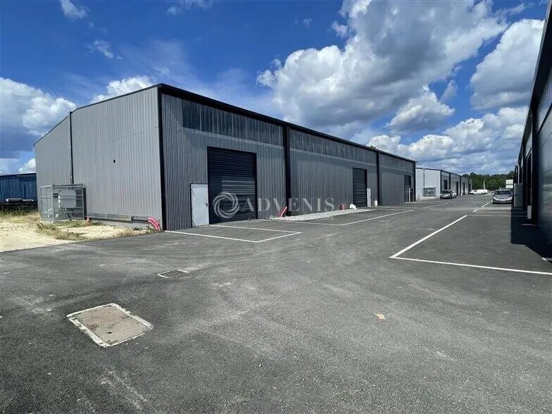 Flex in Cestas for lease - Building Photo - Image 2 of 8