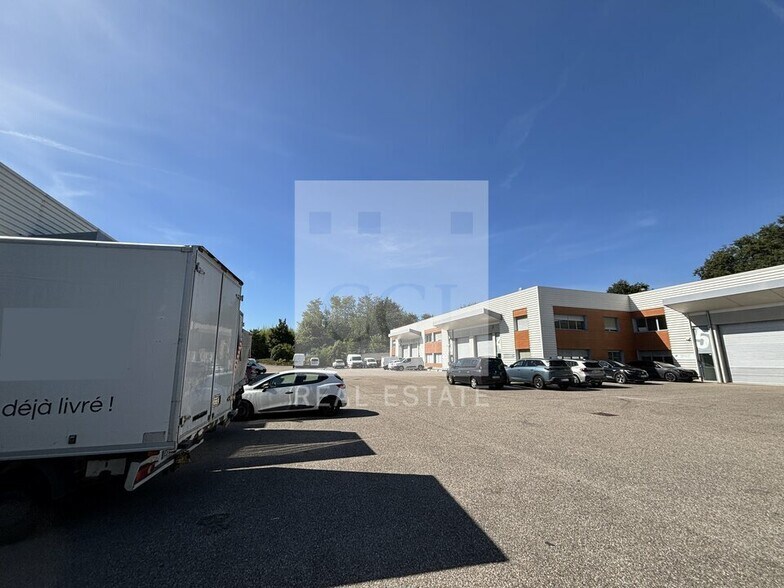 1 Rue Galilée, Saint-Priest for lease - Building Photo - Image 2 of 8