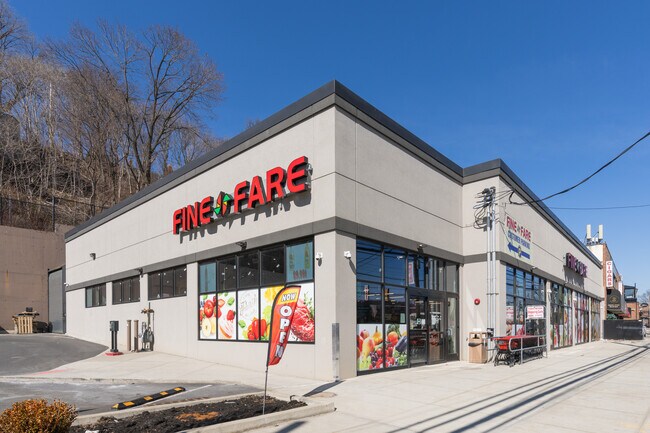 Plus de détails pour 1689 Richmond Rd, Staten Island, NY - Commerce de détail à louer