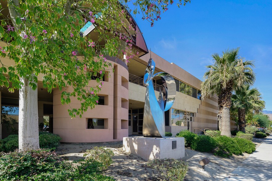 73733 Fred Waring Dr, Palm Desert, CA à louer - Photo du bâtiment - Image 2 de 9