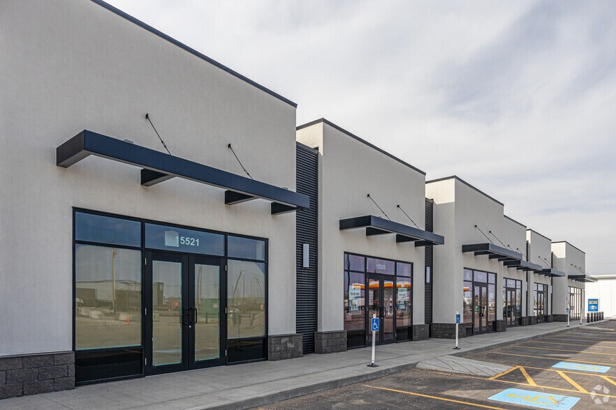 12719 156 St NW, Edmonton, AB à louer - Photo du bâtiment - Image 2 de 3