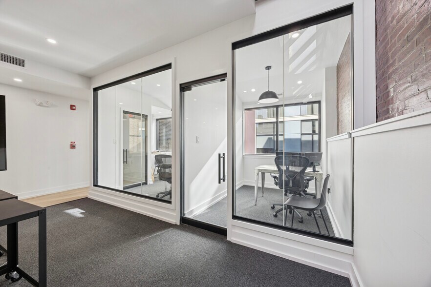 1631-1633 Locust St, Philadelphia, PA à louer - Photo du bâtiment - Image 3 de 13