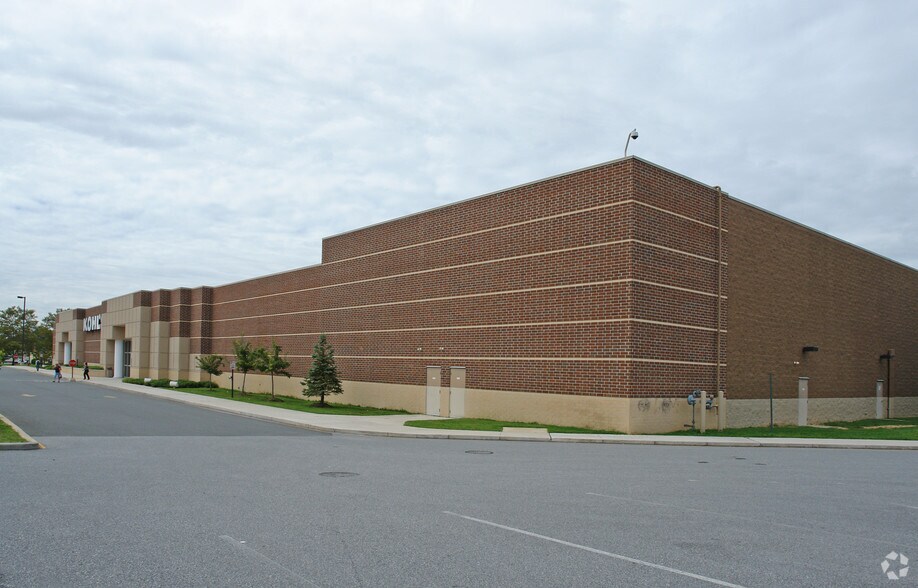 299 N DuPont Hwy, Dover, DE à louer - Photo du bâtiment - Image 2 de 6