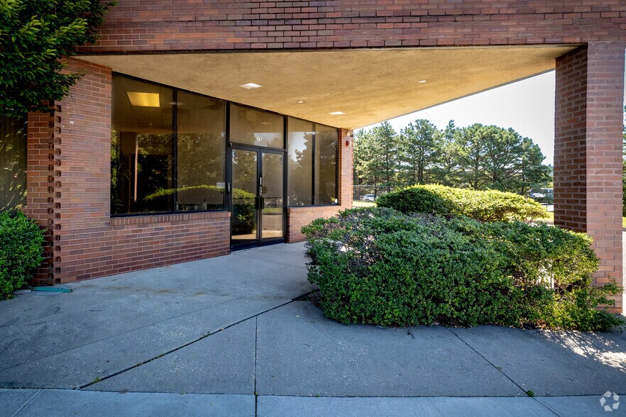 27 Industrial Blvd, Medford, NY à louer - Photo du bâtiment - Image 3 de 4