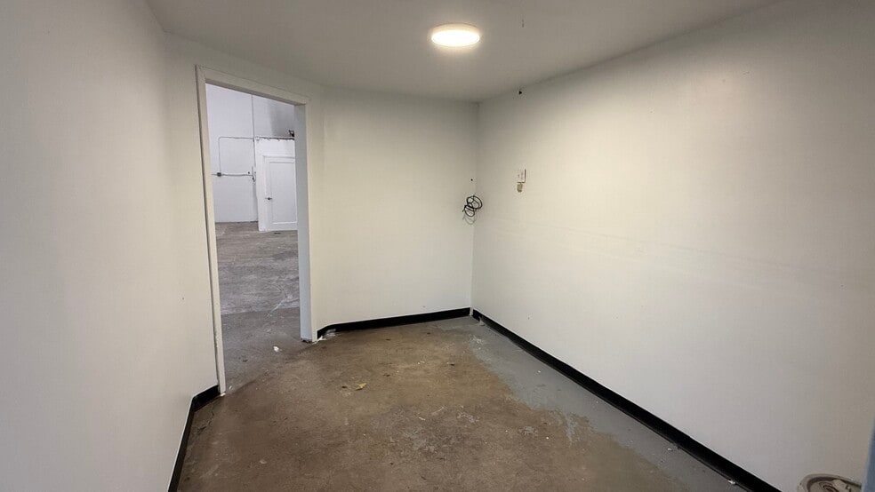 2511 Gunnison St, Colorado Springs, CO for lease - Building Photo - Image 2 of 6