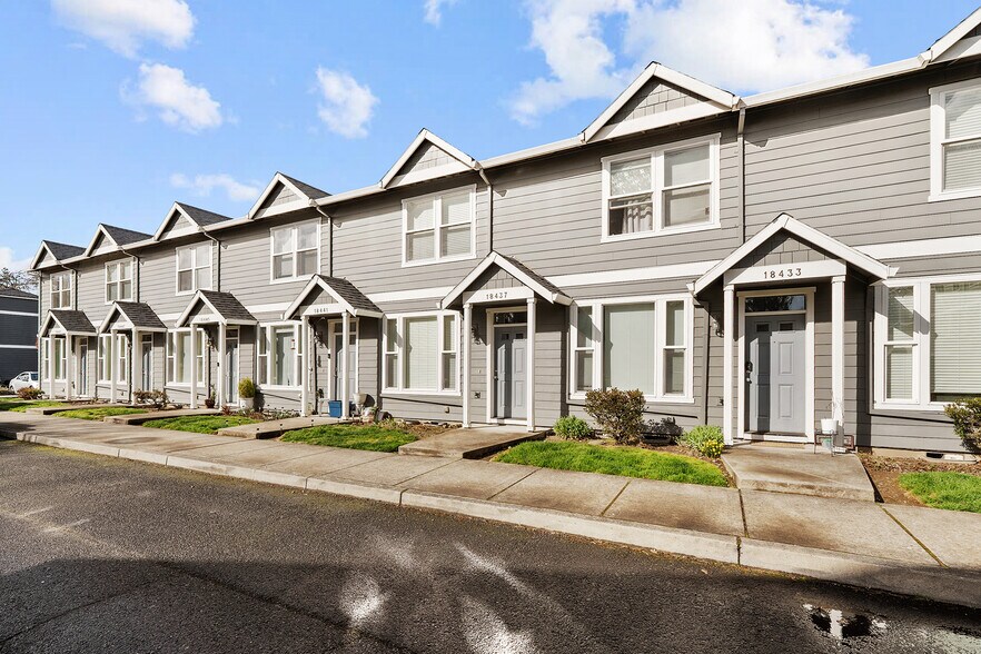28 Unit Portfolio Offering portefeuille de 3 propriétés à vendre sur LoopNet.ca - Photo du bâtiment - Image 3 de 21