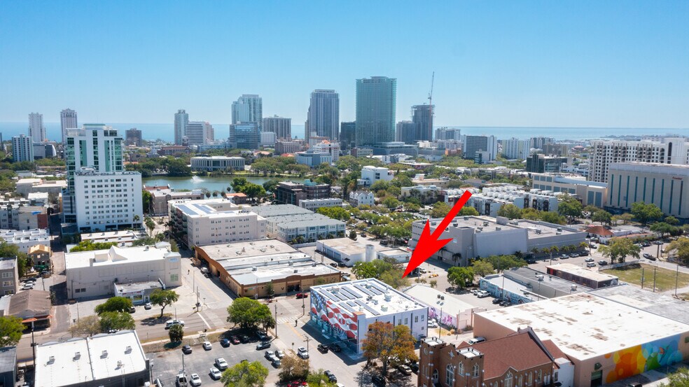 290 9th St N, Saint Petersburg, FL à louer - Photo du bâtiment - Image 3 de 16