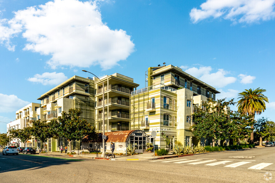 829 Broadway, Santa Monica, CA for lease - Primary Photo - Image 1 of 25