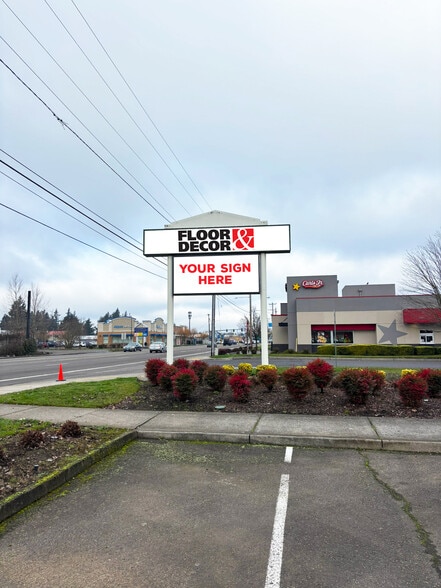 10174-10176 SE 82nd Ave, Portland, OR for lease - Building Photo - Image 3 of 5