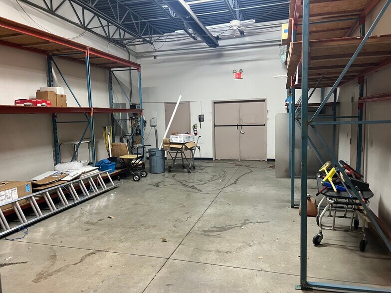 5959 NW 37th St, Oklahoma City, OK à vendre - Photo du bâtiment - Image 3 de 12