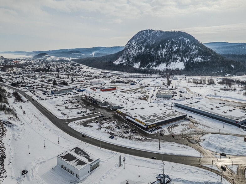 312 Val D'Amour Rd, Atholville, NB à louer - Photo du bâtiment - Image 3 de 4