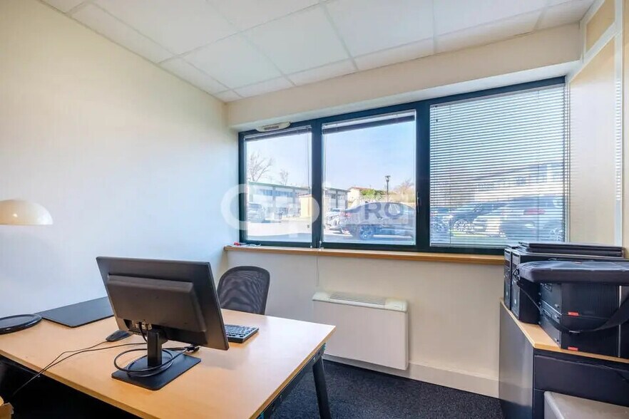 Bureau dans Lissieu à vendre - Photo intérieure - Image 2 de 8