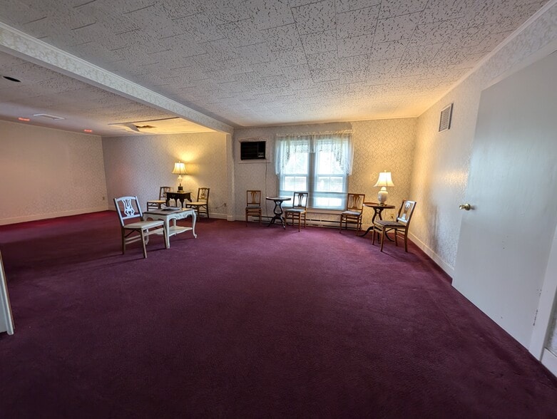 9 Main St, Ravena, NY for lease - Interior Photo - Image 1 of 11