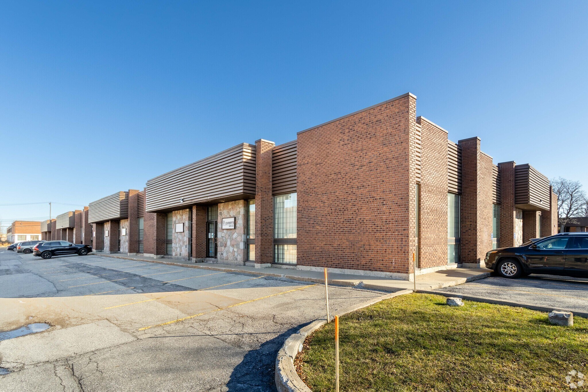 145 Rue Barr, Montréal, QC for lease Primary Photo- Image 1 of 6