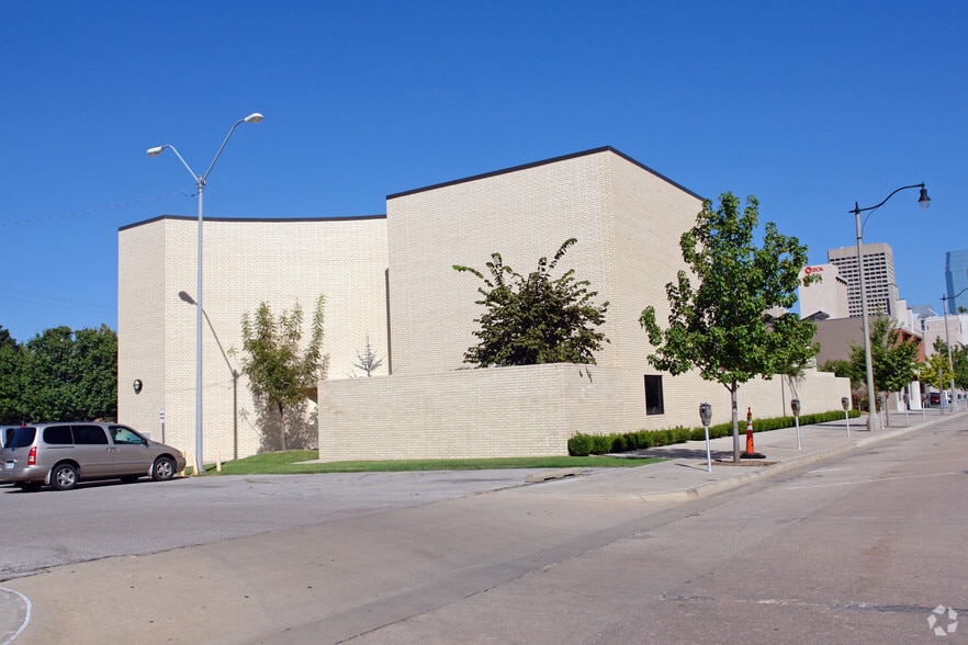 545 Couch Dr, Oklahoma City, OK for sale - Building Photo - Image 3 of 4